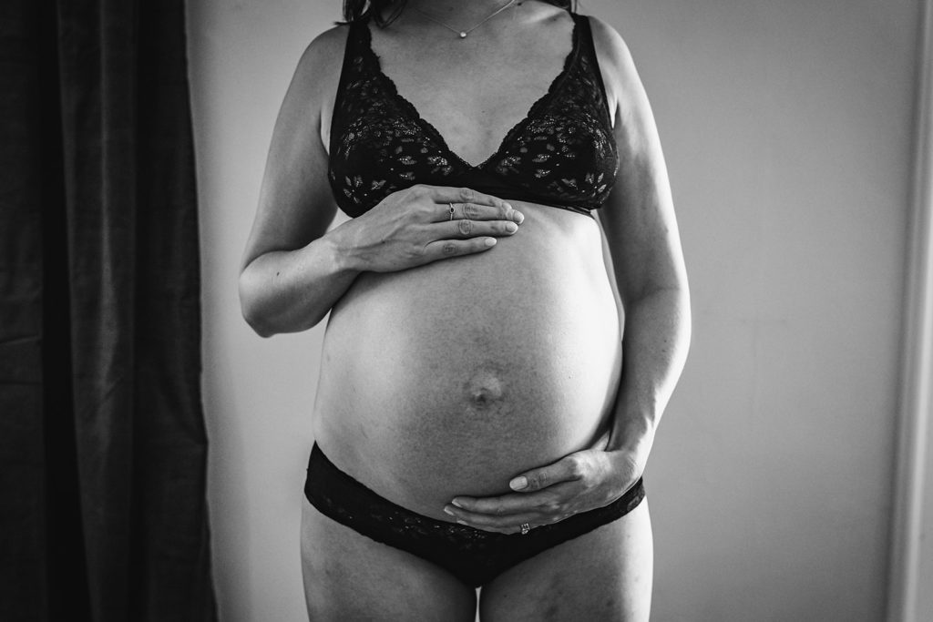 Black and White Baby Bump Portrait by Intimate Maternity Motherhood Photographer, Xilo Photography